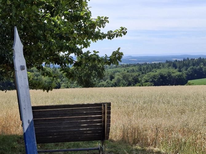 Sagenhafter Odenwald Blick ins Kraichgau bei Schwanheim, Guggloch bei Schwanheim