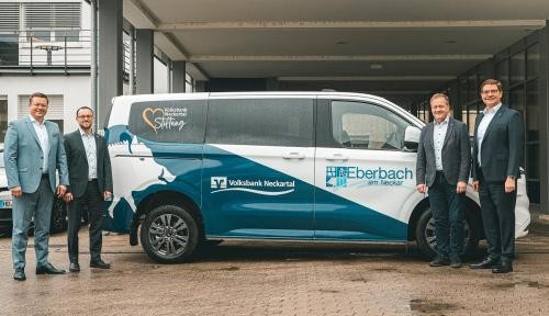 Der Eber-Bus bei der Übergabe Der Eber-Bus bei der Übergabe