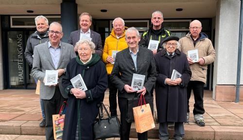 Gruppenbild der Autoren des Eberbacher Geschichtsblattes 2025 Gruppenbild der Autoren des Eberbacher Geschichtsblattes 2025