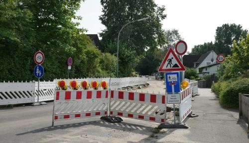 Symbolbild Straßensperrung Symbolbild Straßensperrung